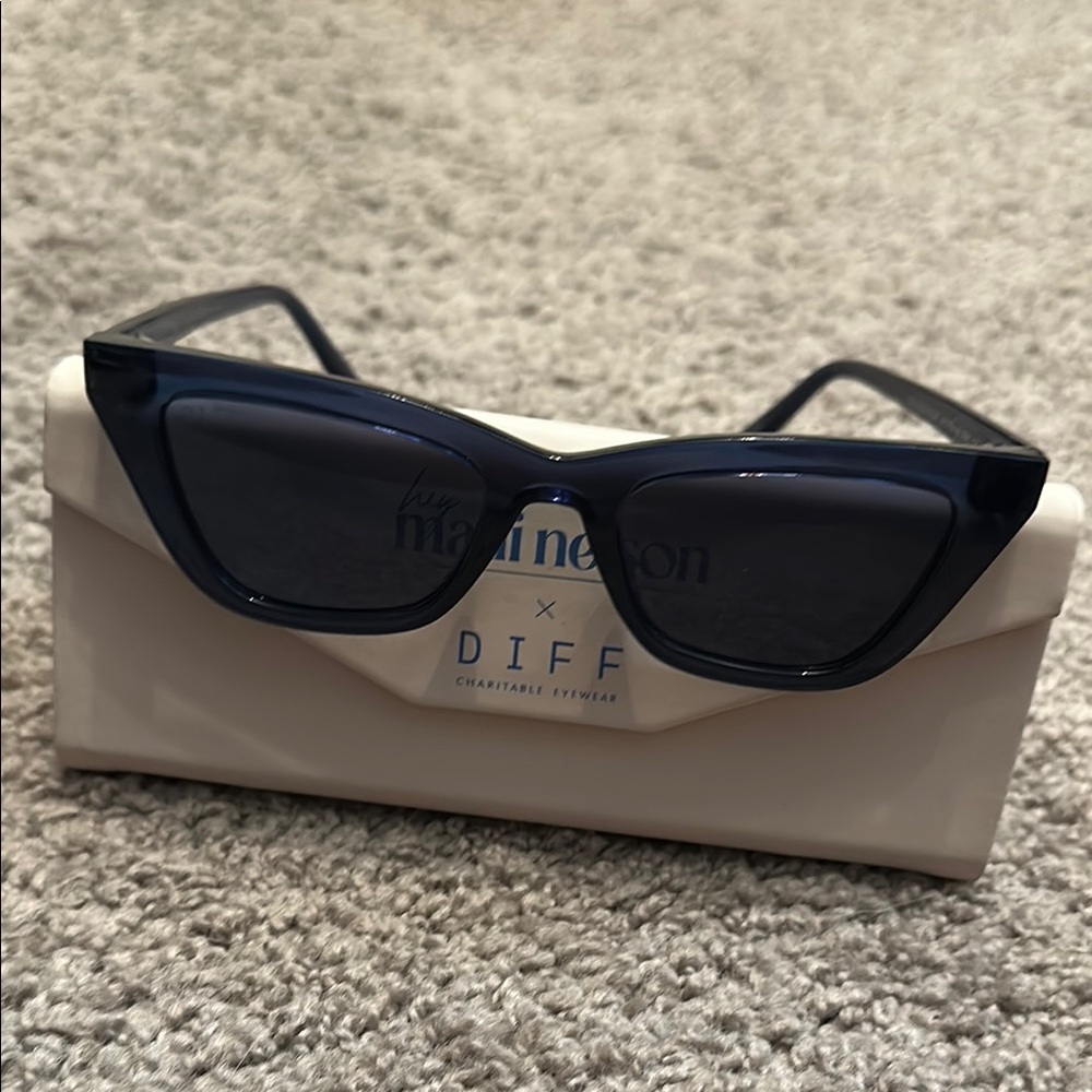 Diff Eyewear Blue Sunglasses